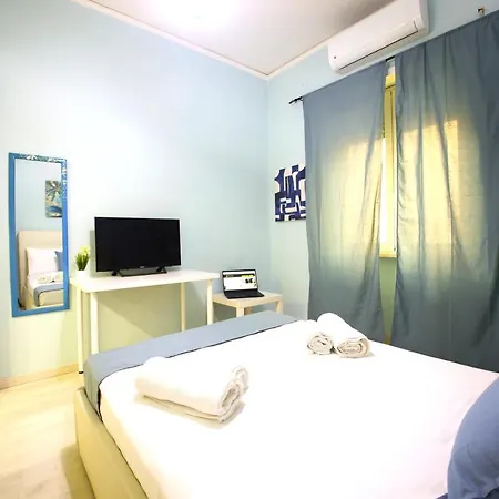 Apartment Hostly - Vittoria House - Near The Center With Private Parking *