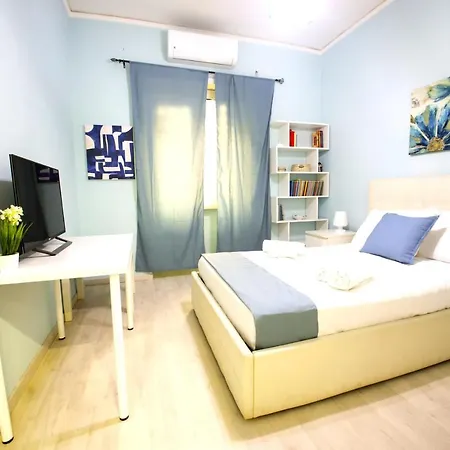 Hostly - Vittoria House - Near The Center With Private Parking Apartment *