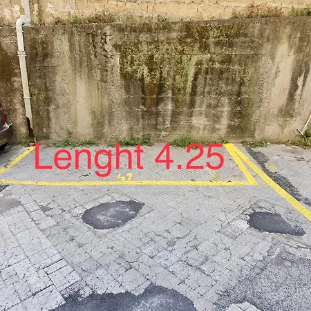 Hostly - Vittoria House - Near The Center With Private Parking Naples