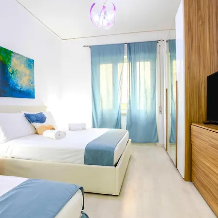 Hostly - Vittoria House - Near The Center With Private Parking * Naples