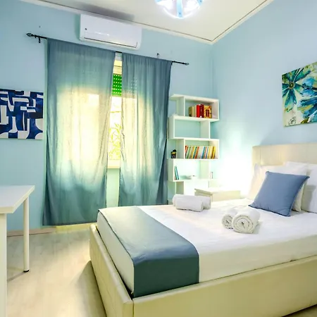Apartment Hostly - Vittoria House - Near The Center With Private Parking Naples